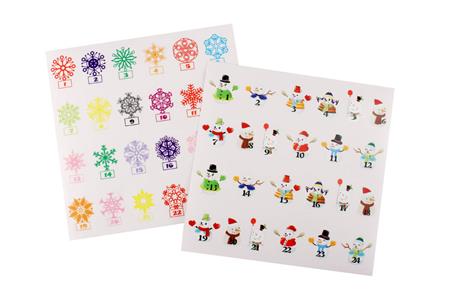 48 stickers transparents numérotés pour calendrier de l'avent - motifs Noël - tailles et couleurs assorties - dim. 2 à 3 cm