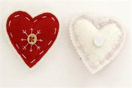 2 stickers coeur feutrine rembourrée, rouge et blanc, 6x6x1,2 cm