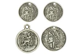 4 charms métalliques "médaillons personnages" environ 20 mm argent vielli
