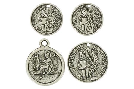 4 charms métalliques "médaillons personnages" environ 20 mm argent vielli